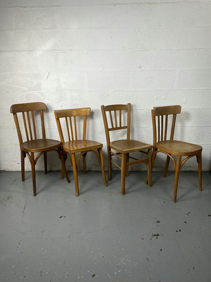 Lot de 4 chaises bistrot dépareillés