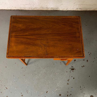 Bureau d’école en bois