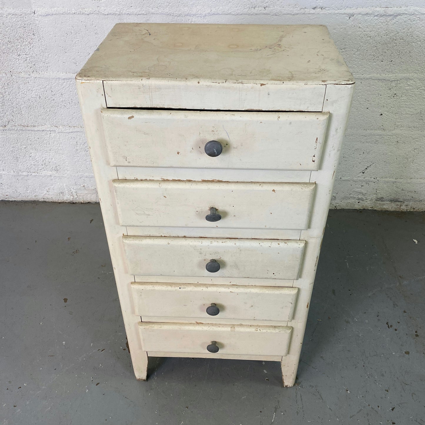 Chiffonier vintage