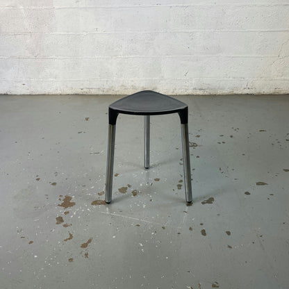 Tabouret tripode en métal YANNIS