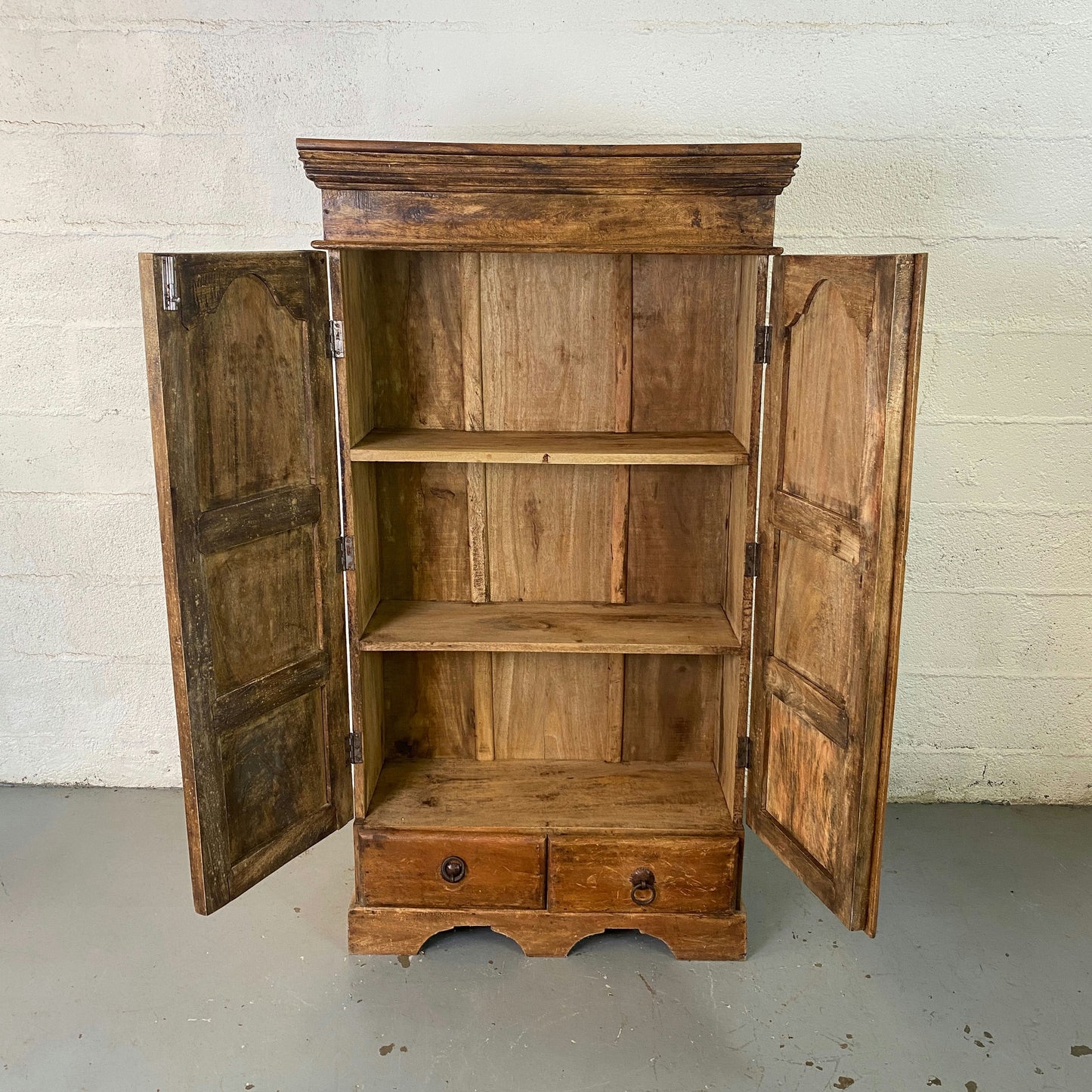 Ancienne armoire en bois