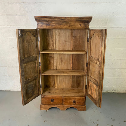 Ancienne armoire en bois