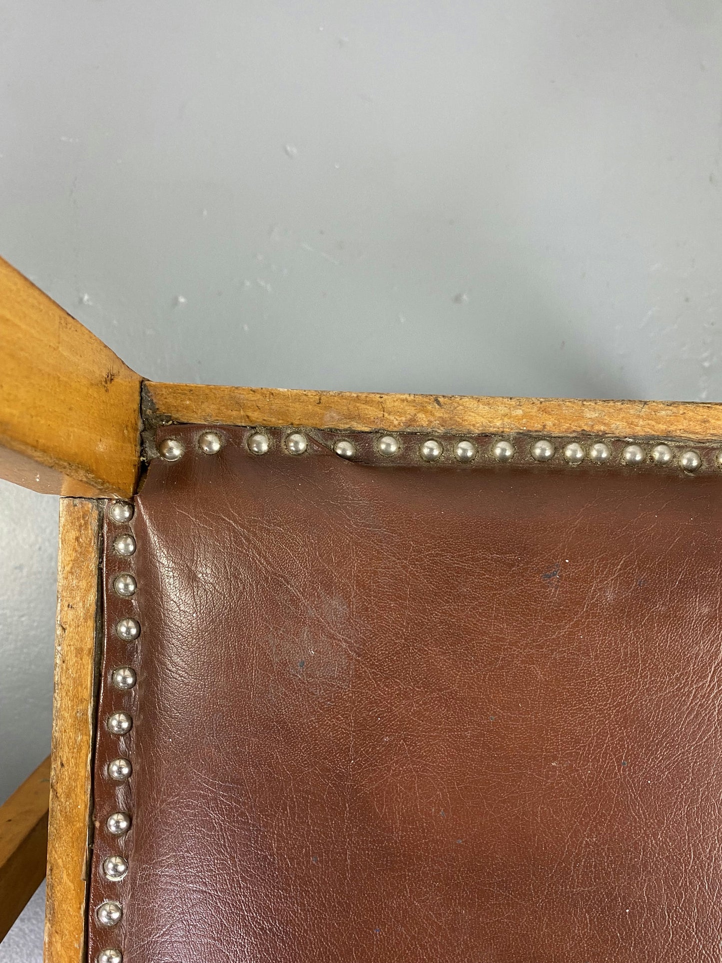 Paire de chaise en bois et cuir