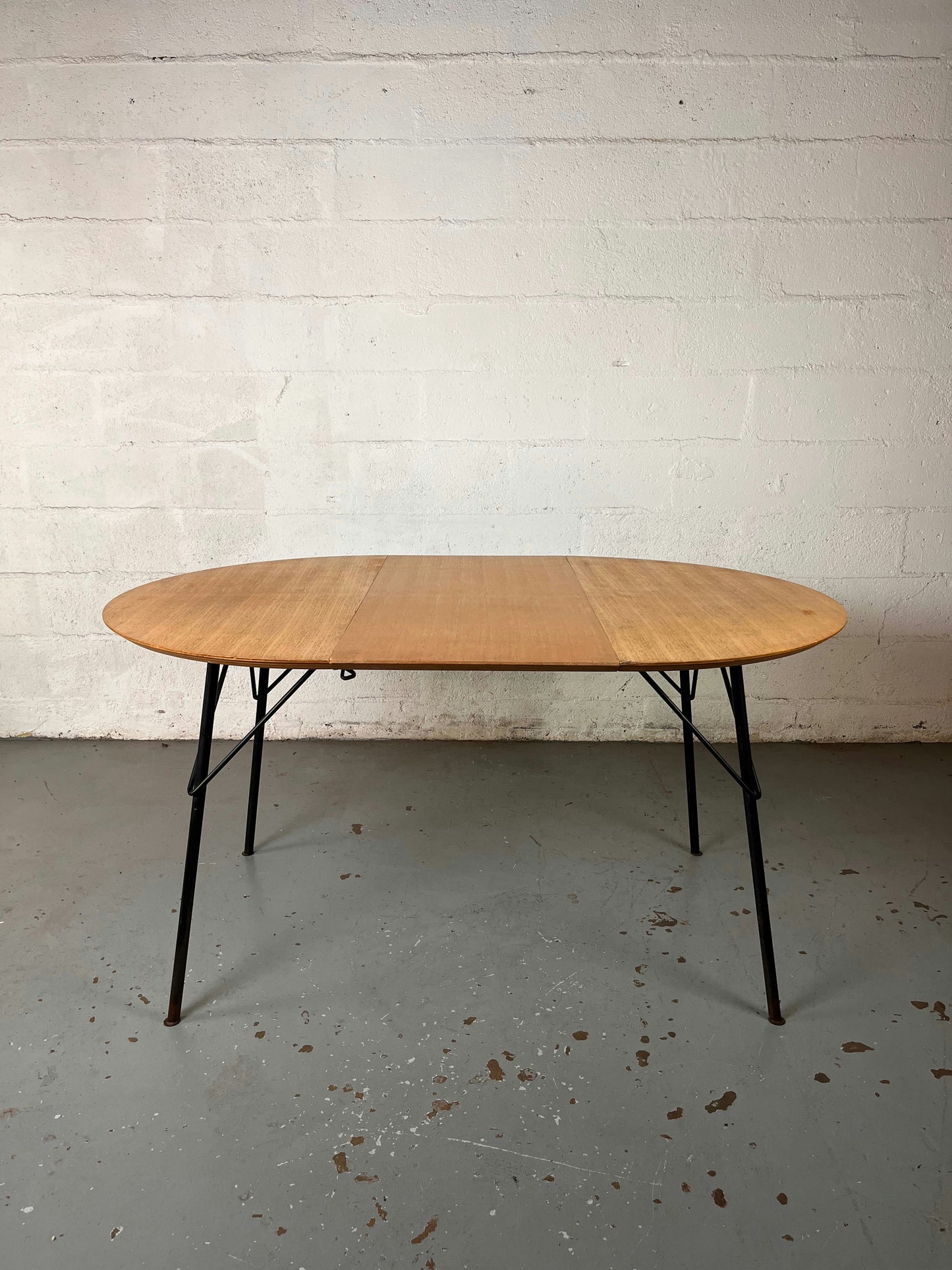 Table à manger ronde rallonge Gérard Guermonprez