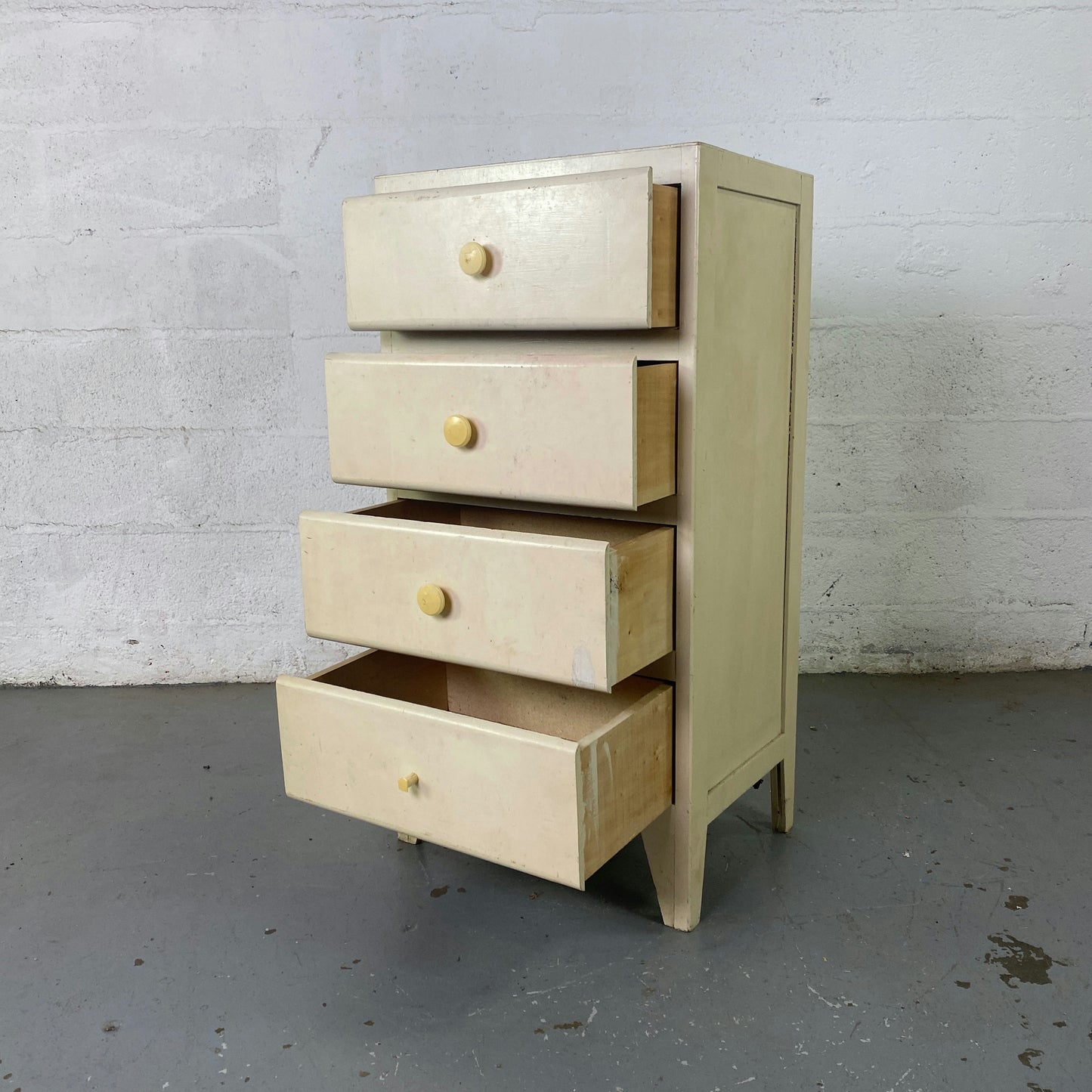 Chiffonnier vintage