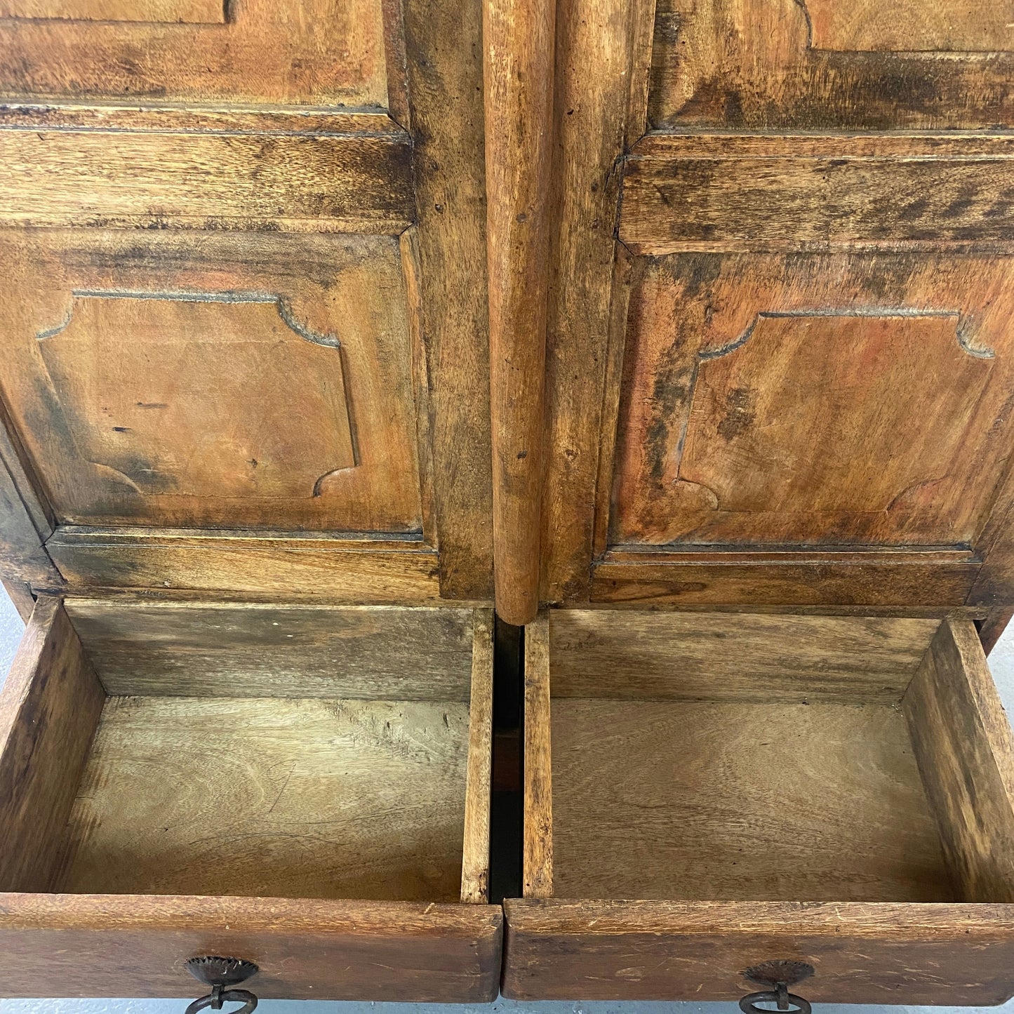 Ancienne armoire en bois