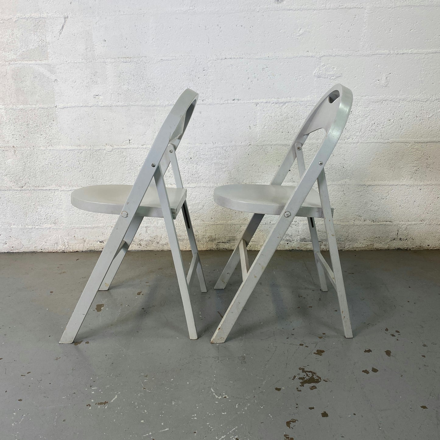 Paire de chaises pliantes Thonet blanches