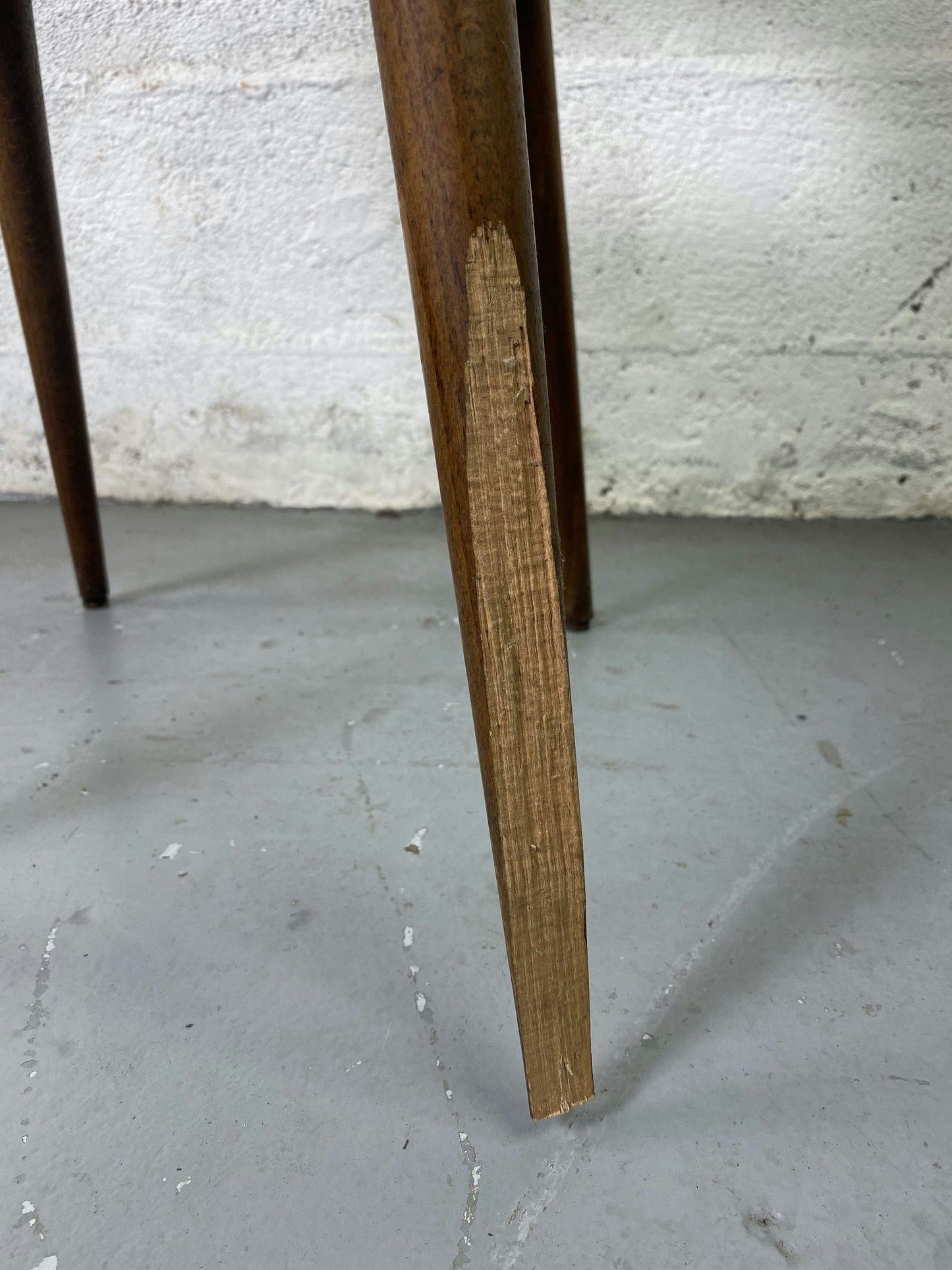 Lot de 3 chaises bistrot dépareillés et abîmés