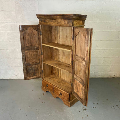 Ancienne armoire en bois