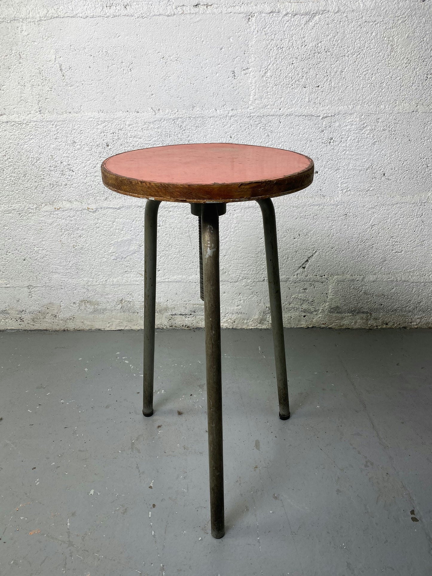 Tabouret Industriel tripode à Vis
