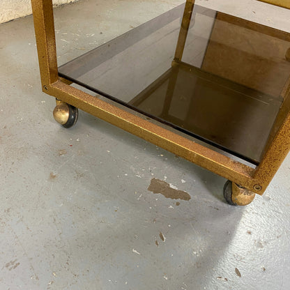 Étagère à roulettes et plateaux en verre