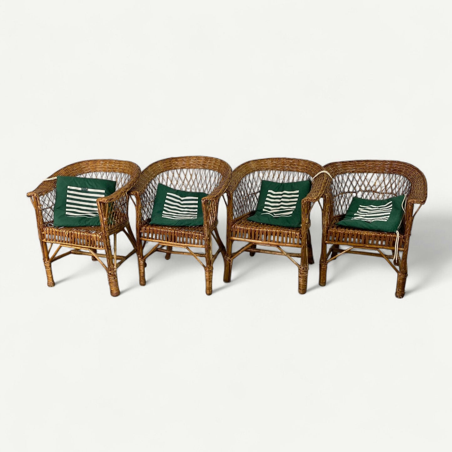Lot de 4 fauteuils en rotin tressé