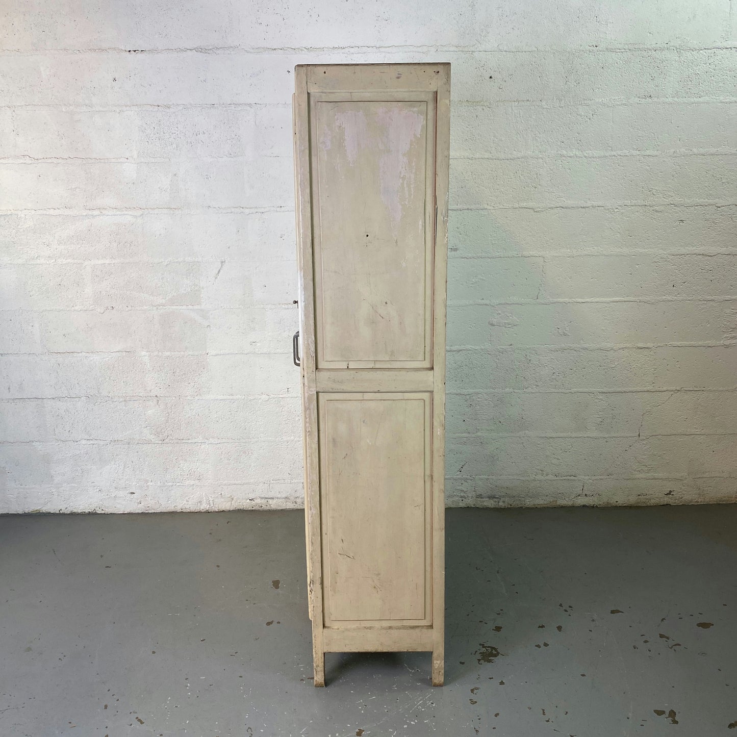 Armoire parisienne patinée