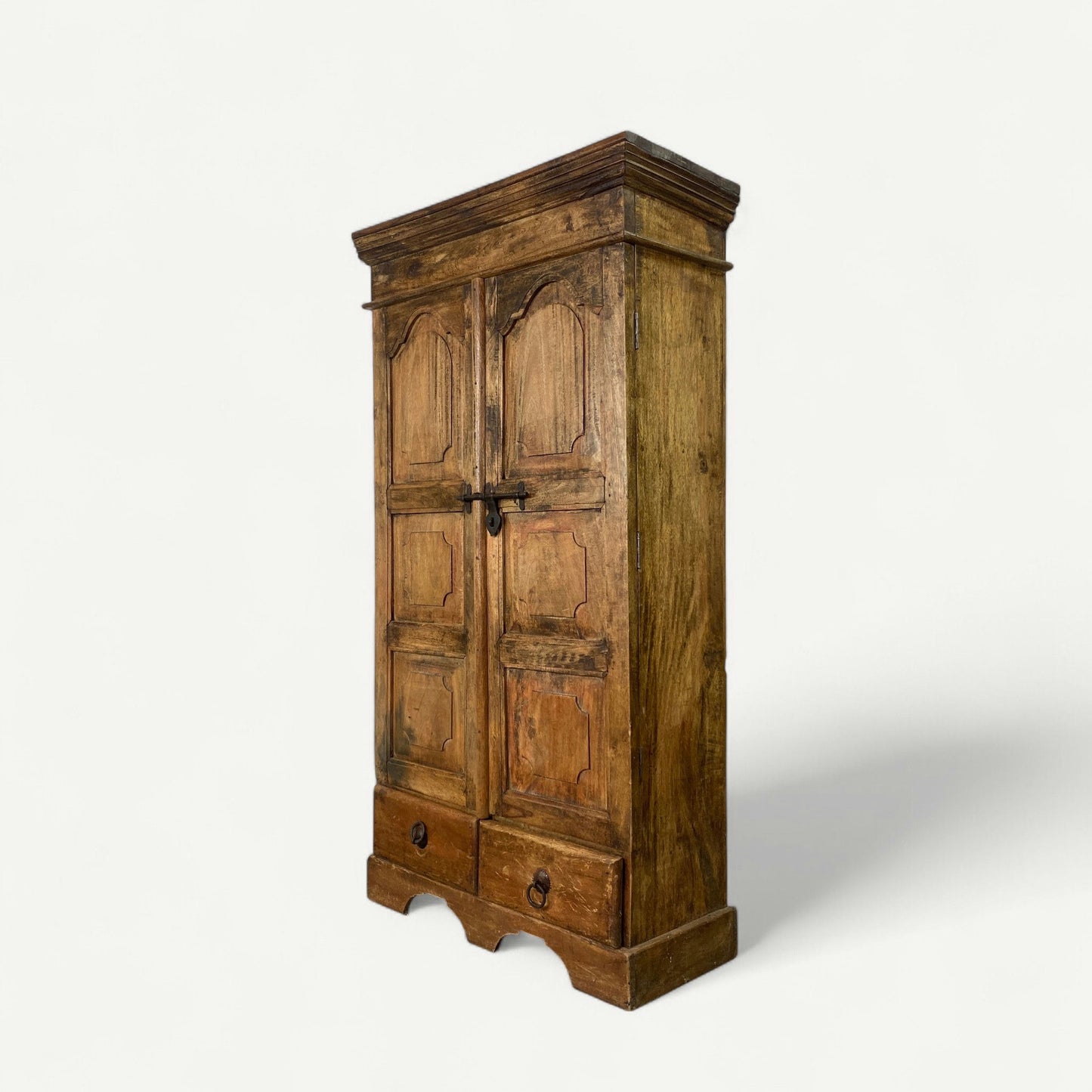 Ancienne armoire en bois