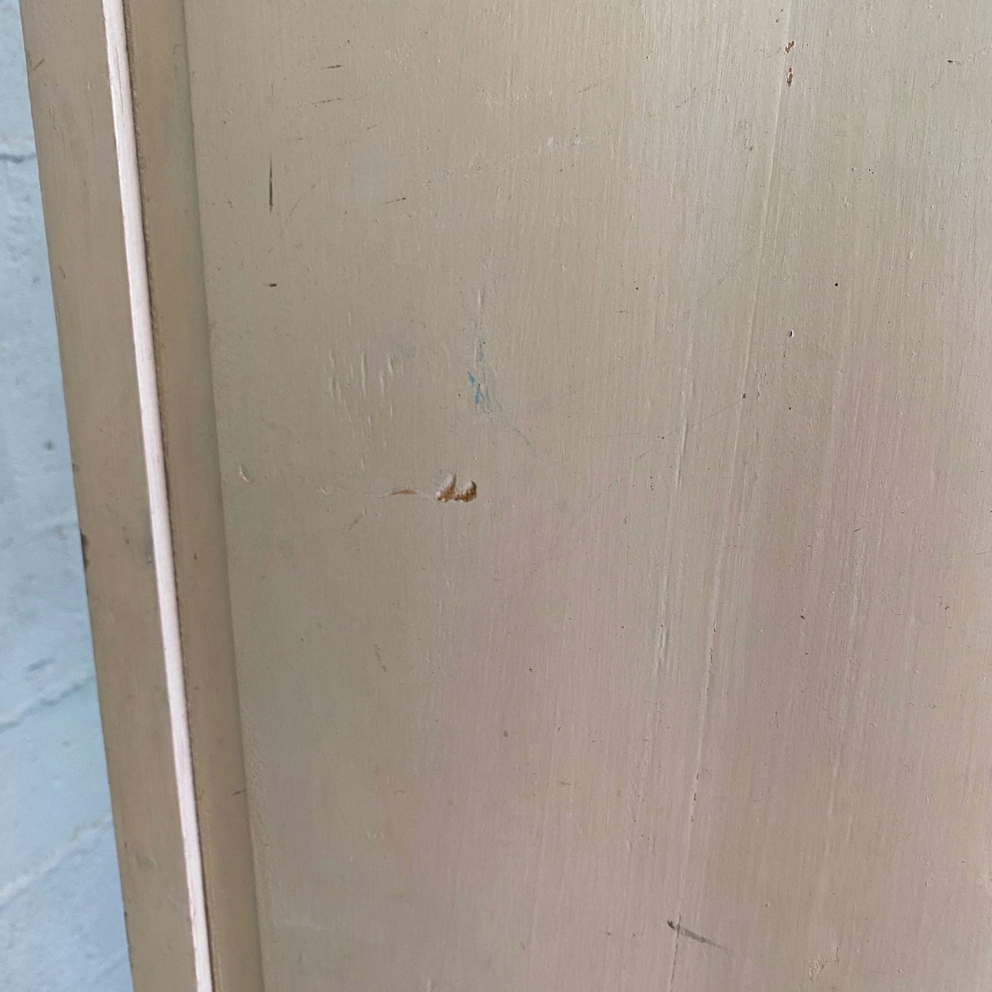 Armoire parisienne patinée