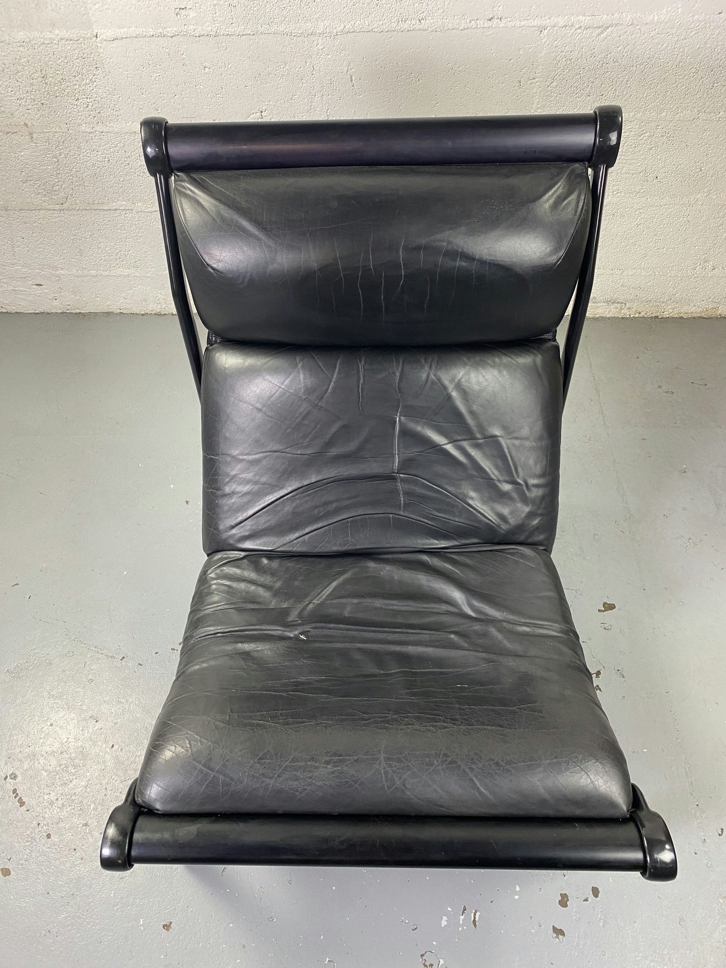 Fauteuil noir en cuir Knoll