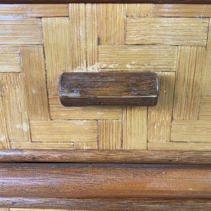 Commode en bois et rotin