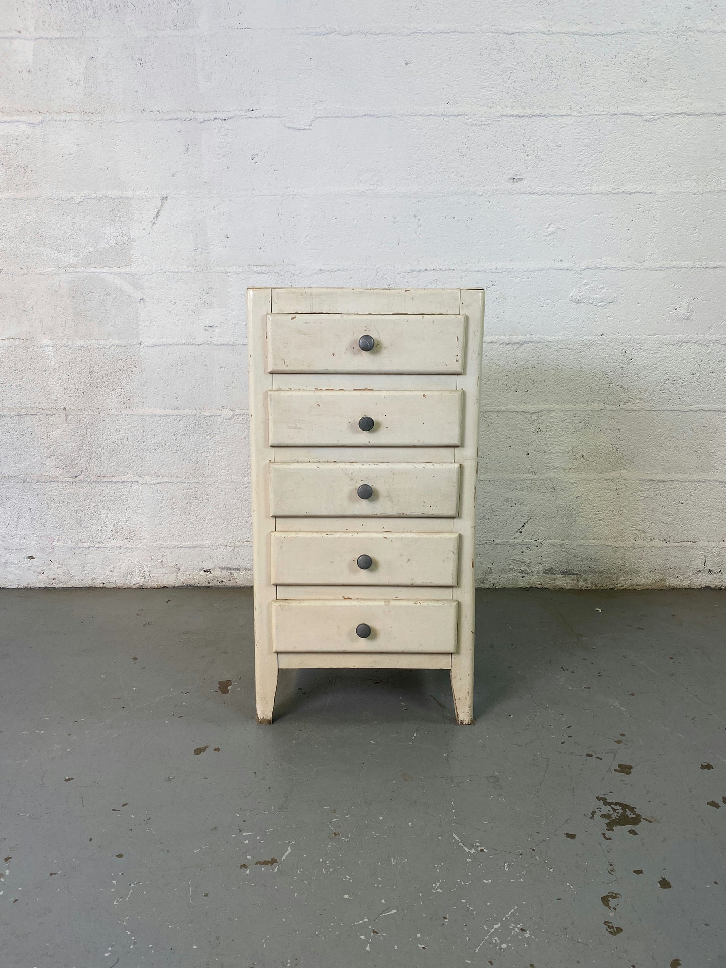 Chiffonier vintage