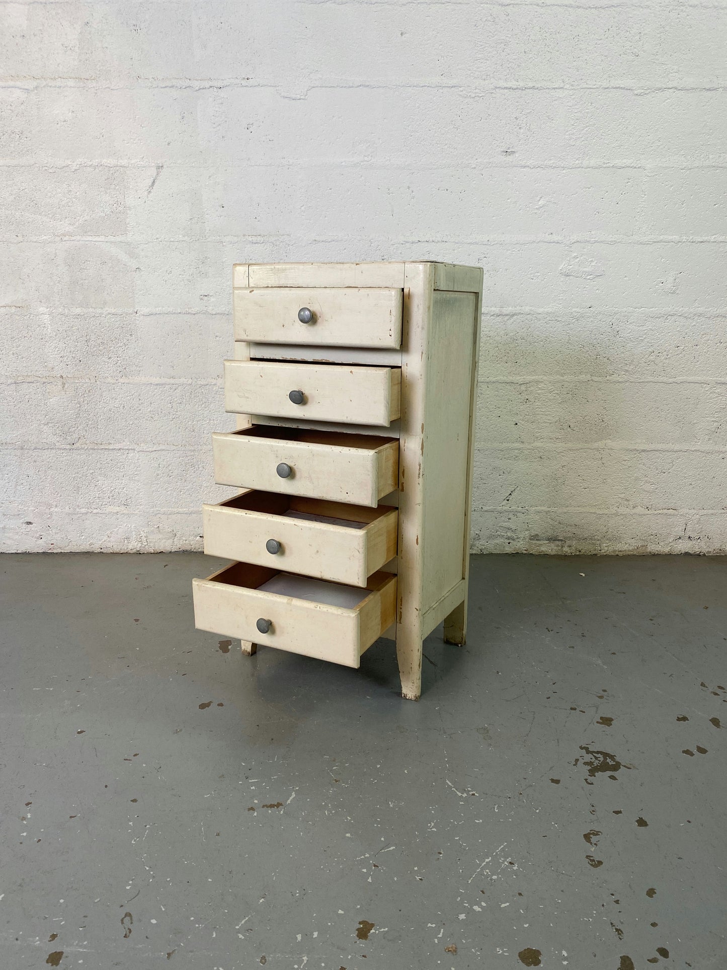 Chiffonier vintage