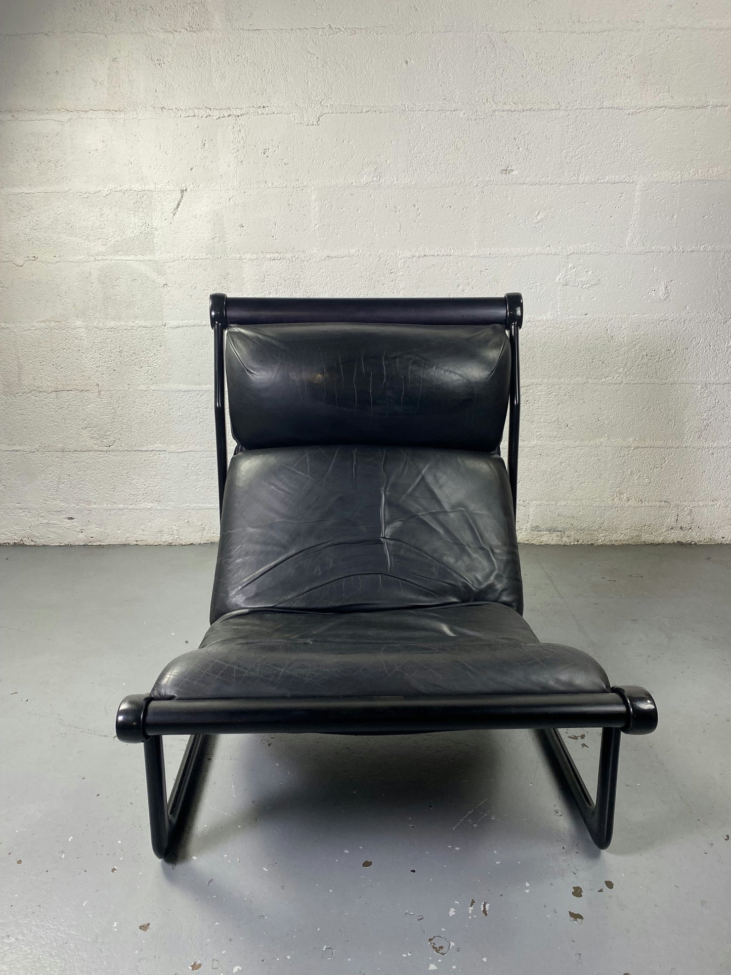 Fauteuil noir en cuir Knoll