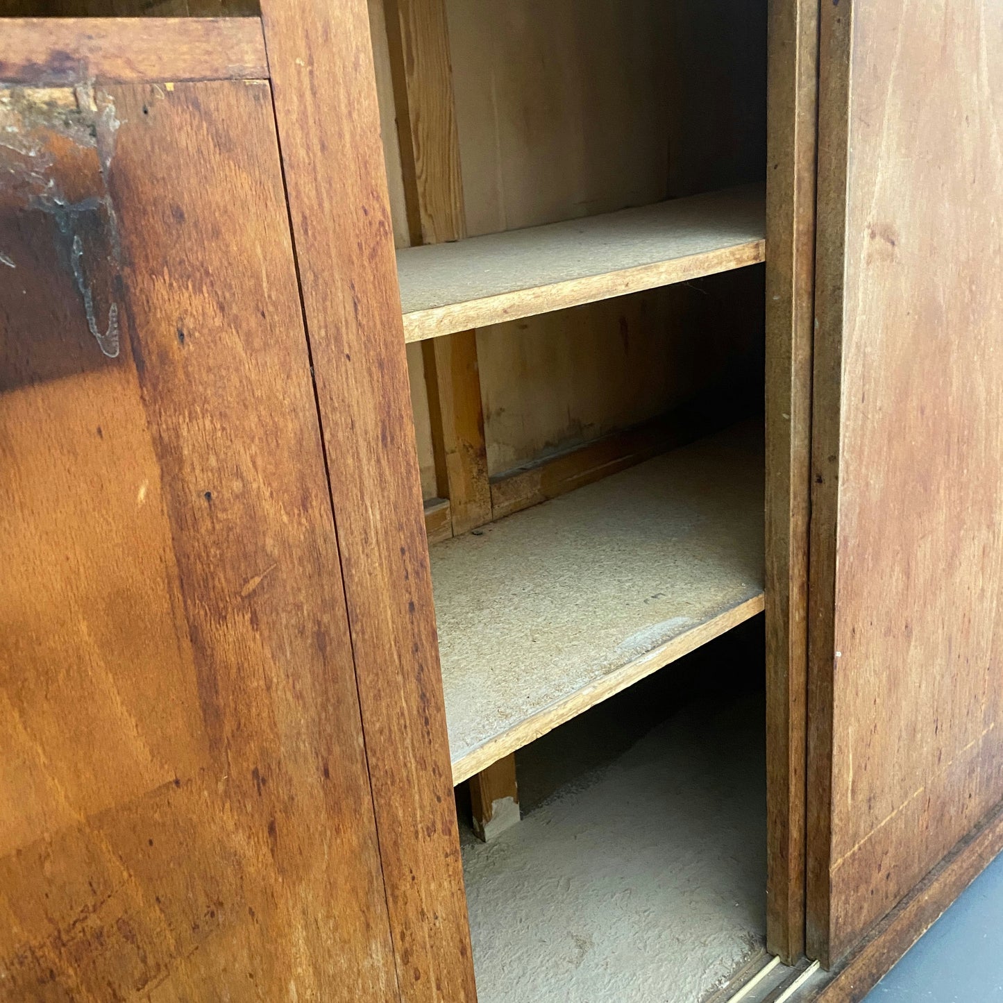 Comptoir avec banc et rangement