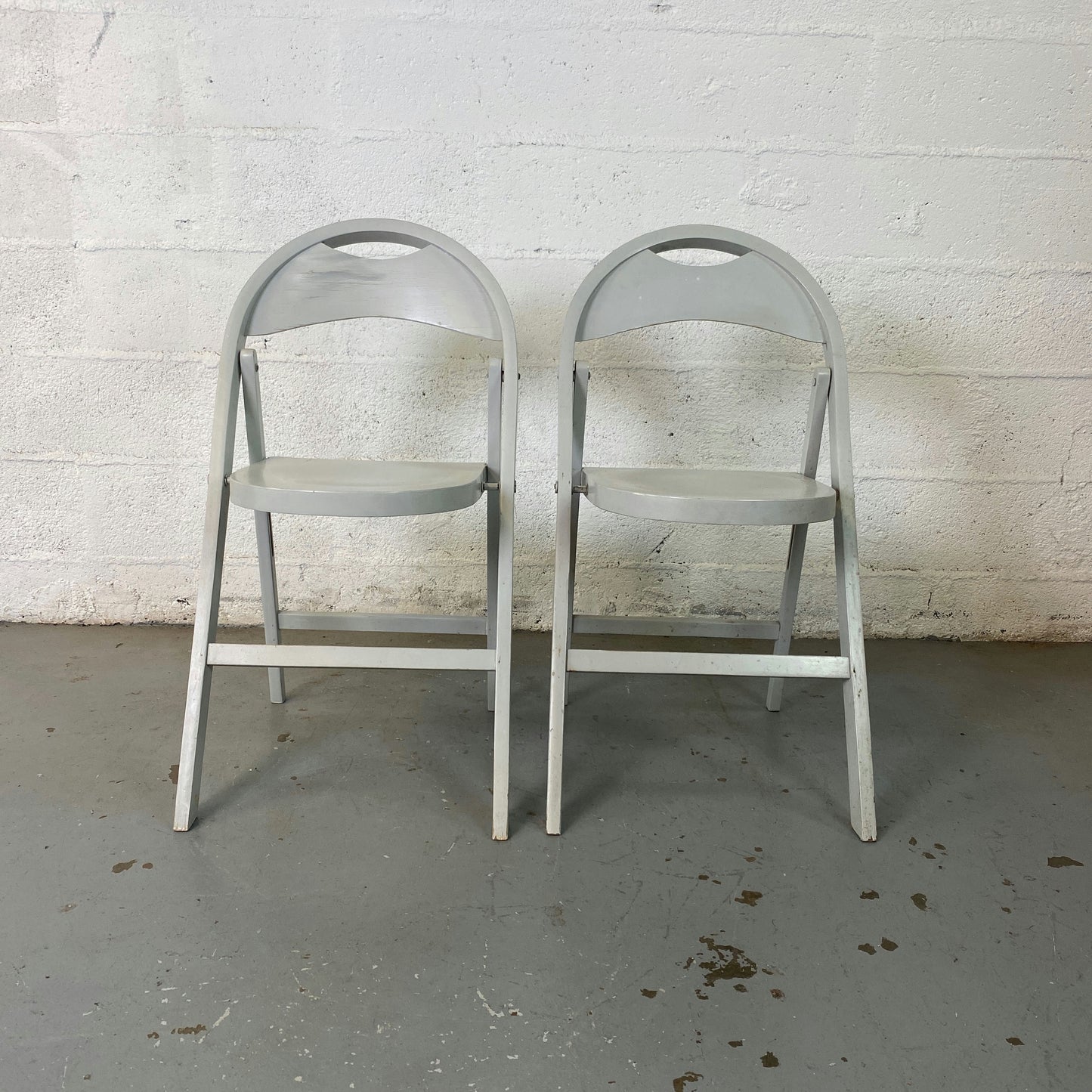 Paire de chaises pliantes Thonet blanches