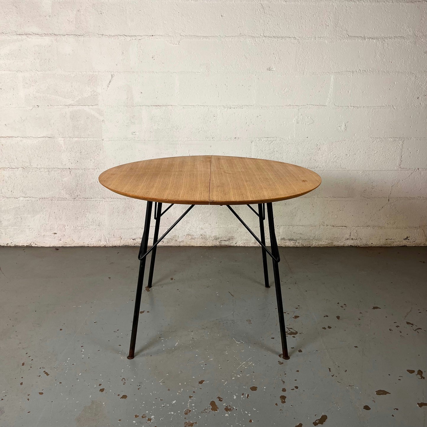 Table à manger ronde rallonge Gérard Guermonprez