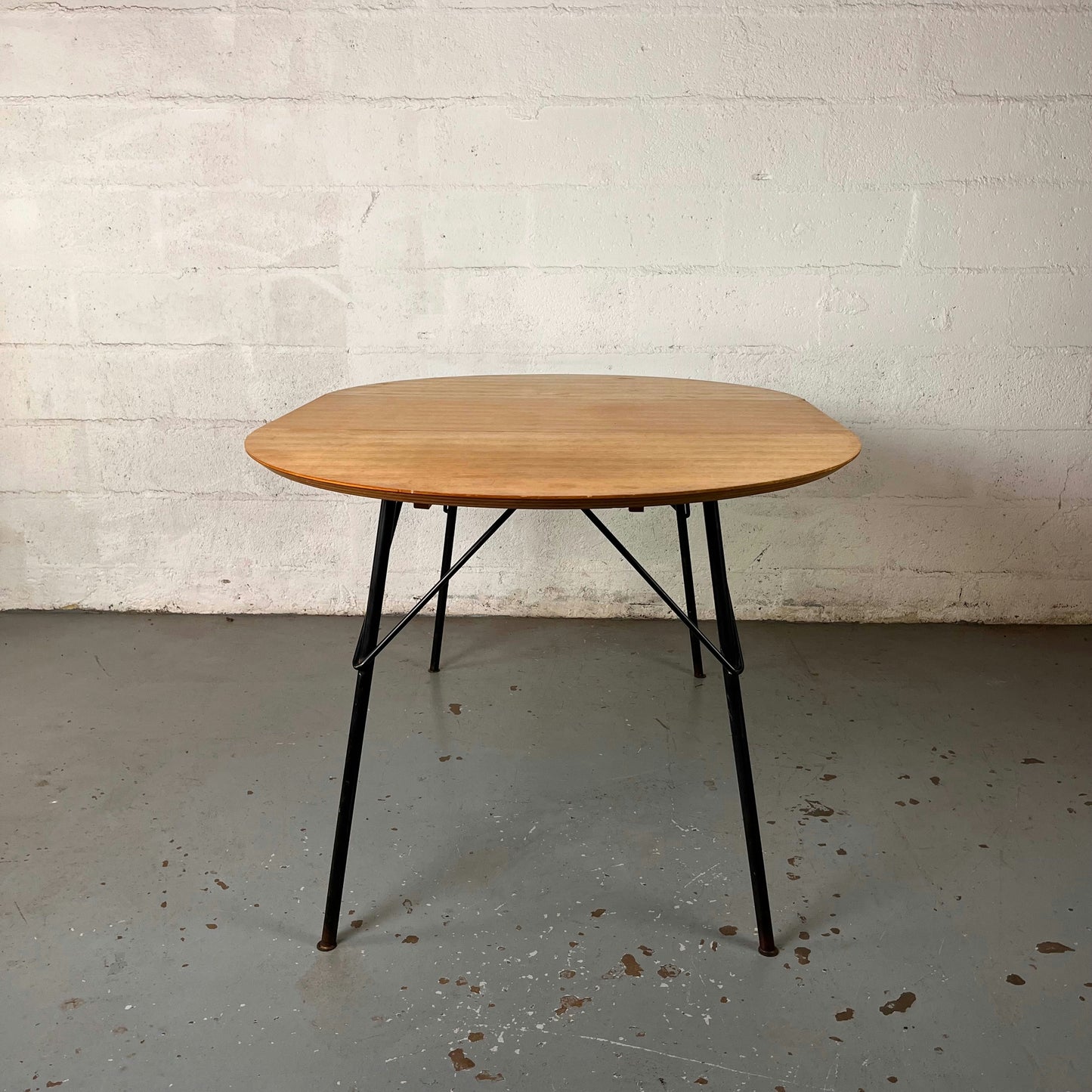 Table à manger ronde rallonge Gérard Guermonprez