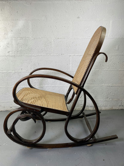 Rocking-chair Chair en bois et Cannage année 70