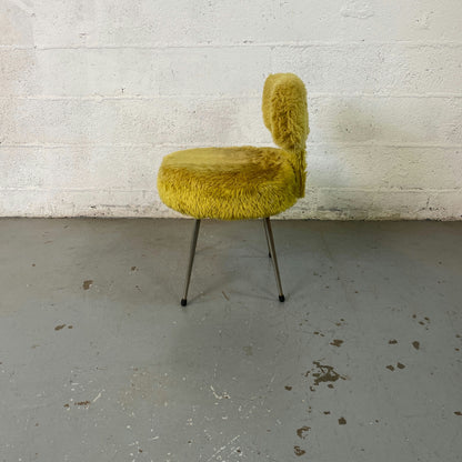 Chaise fourrure doré