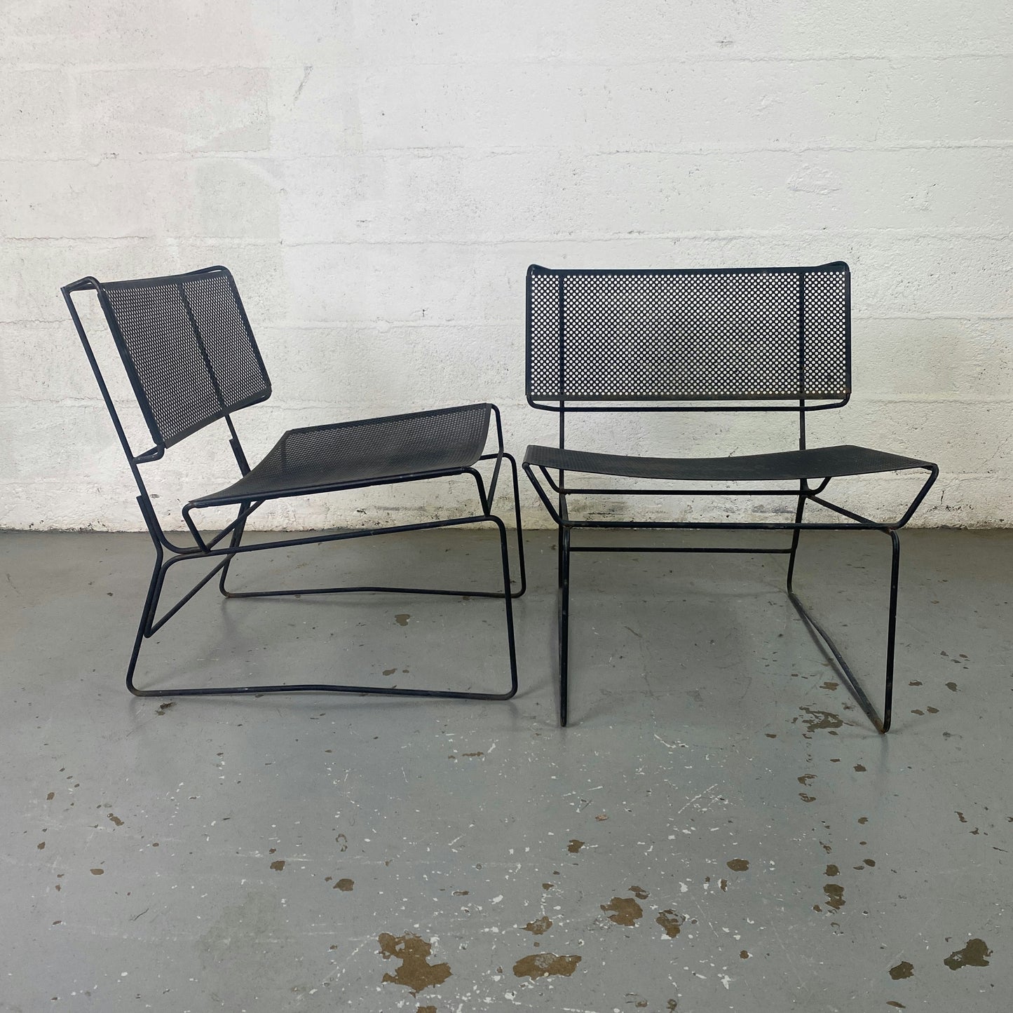 Paire de fauteuils en métal perforé collection fil par François Azambourg