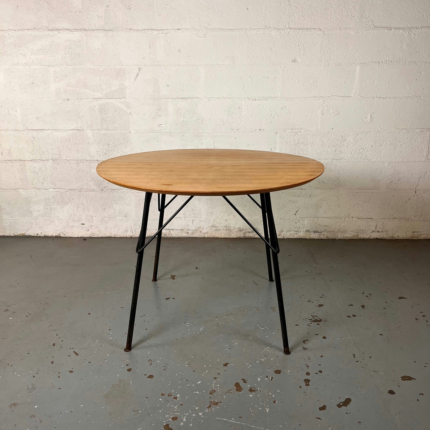 Table à manger ronde rallonge Gérard Guermonprez