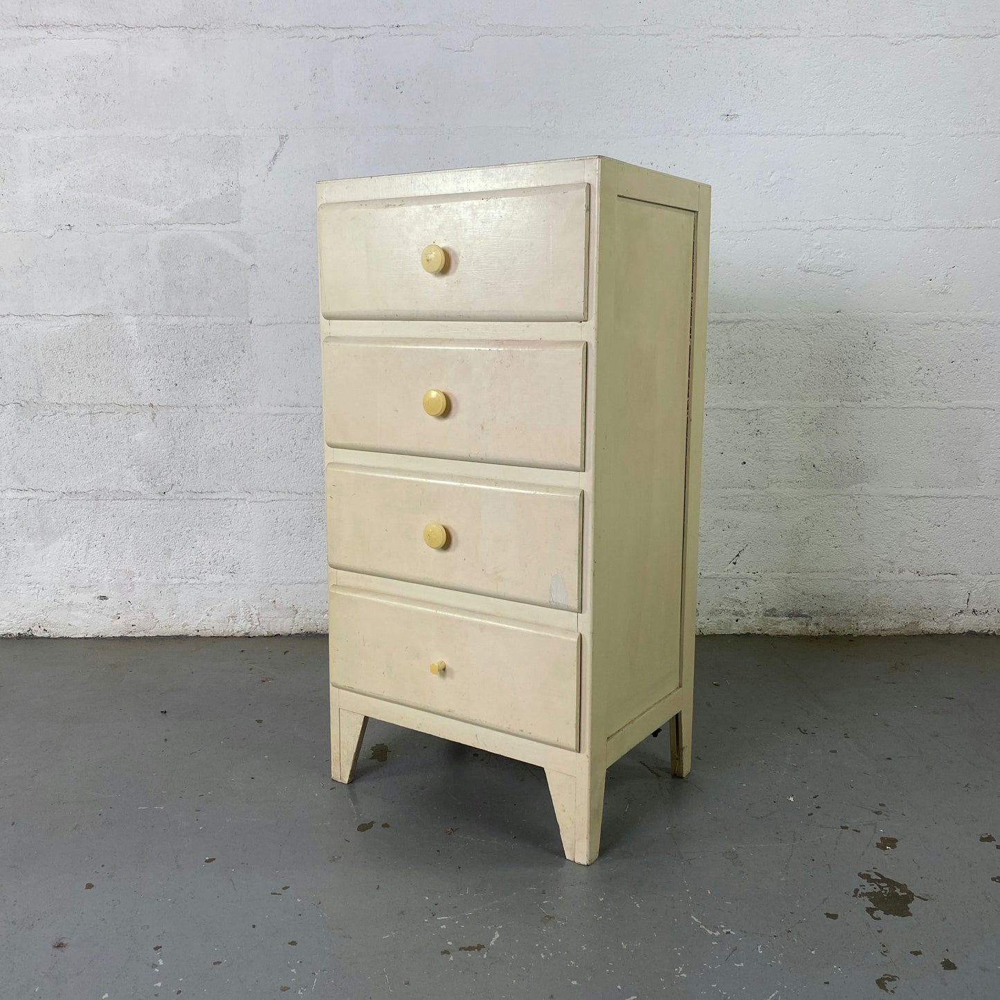 Chiffonnier vintage