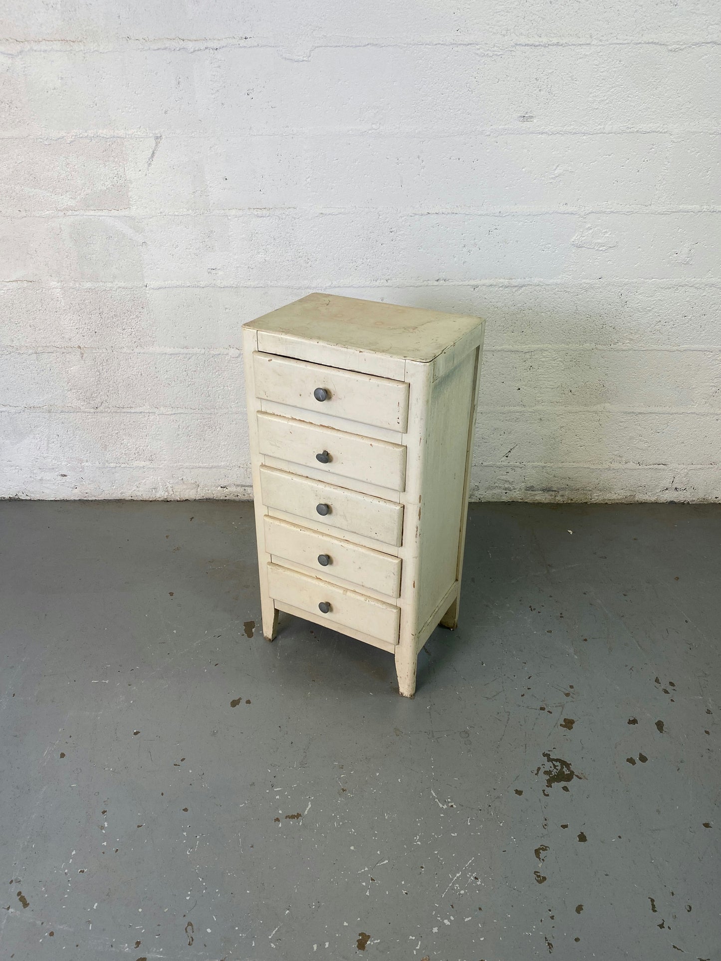 Chiffonier vintage