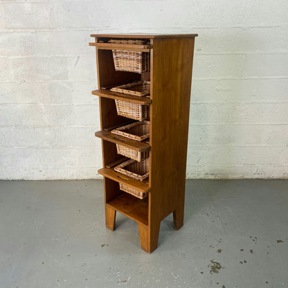 Chiffonnier en bois avec panier