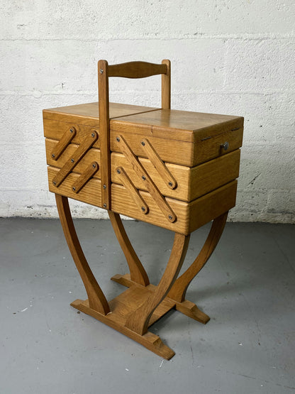 Travailleuse en bois