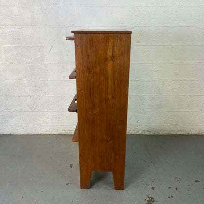 Chiffonnier en bois avec panier