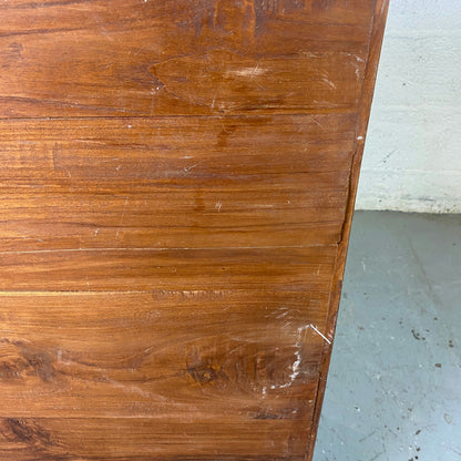 Commode bois exotique avec paniers osier