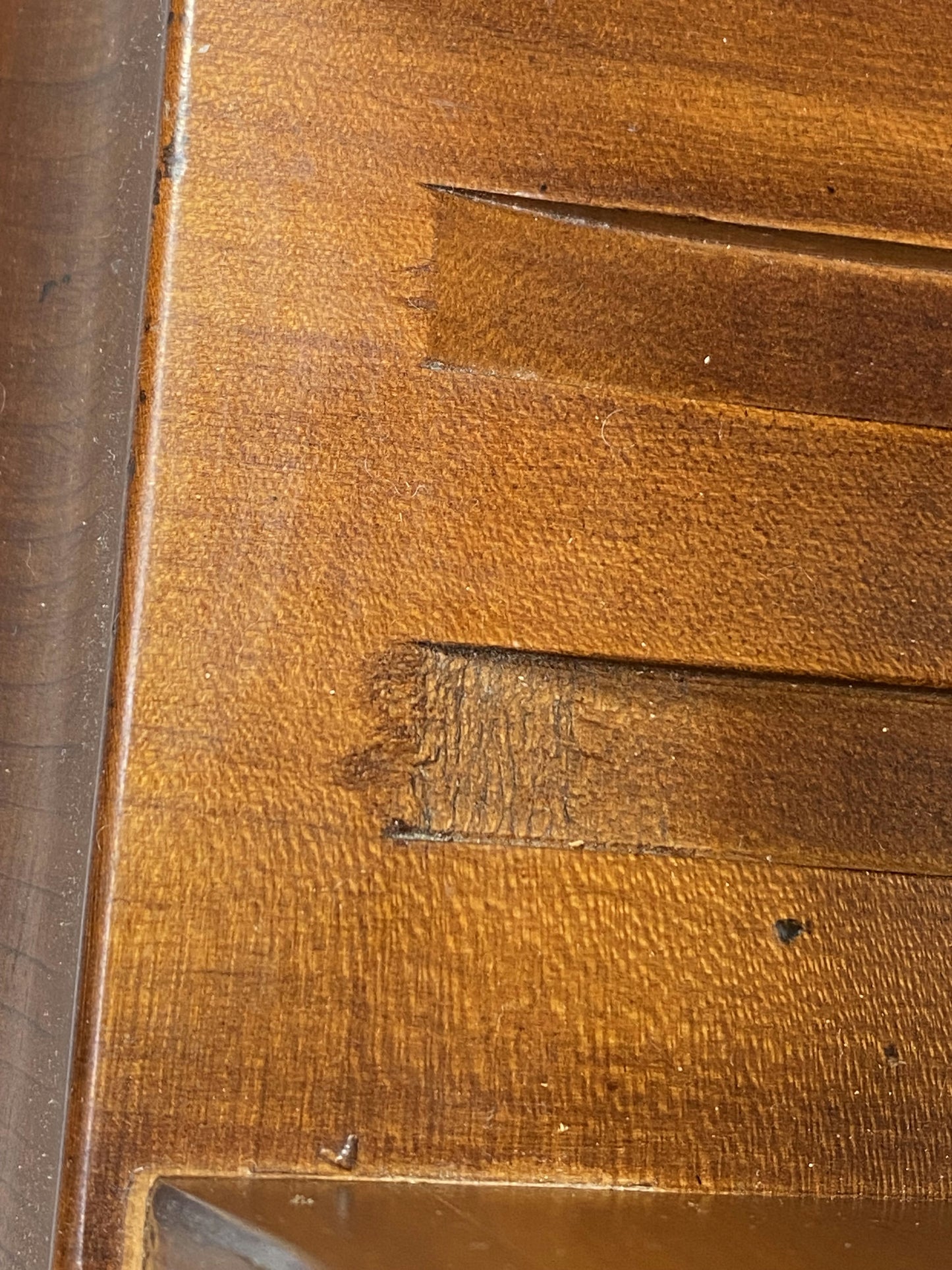 Porte revue en bois et cuir