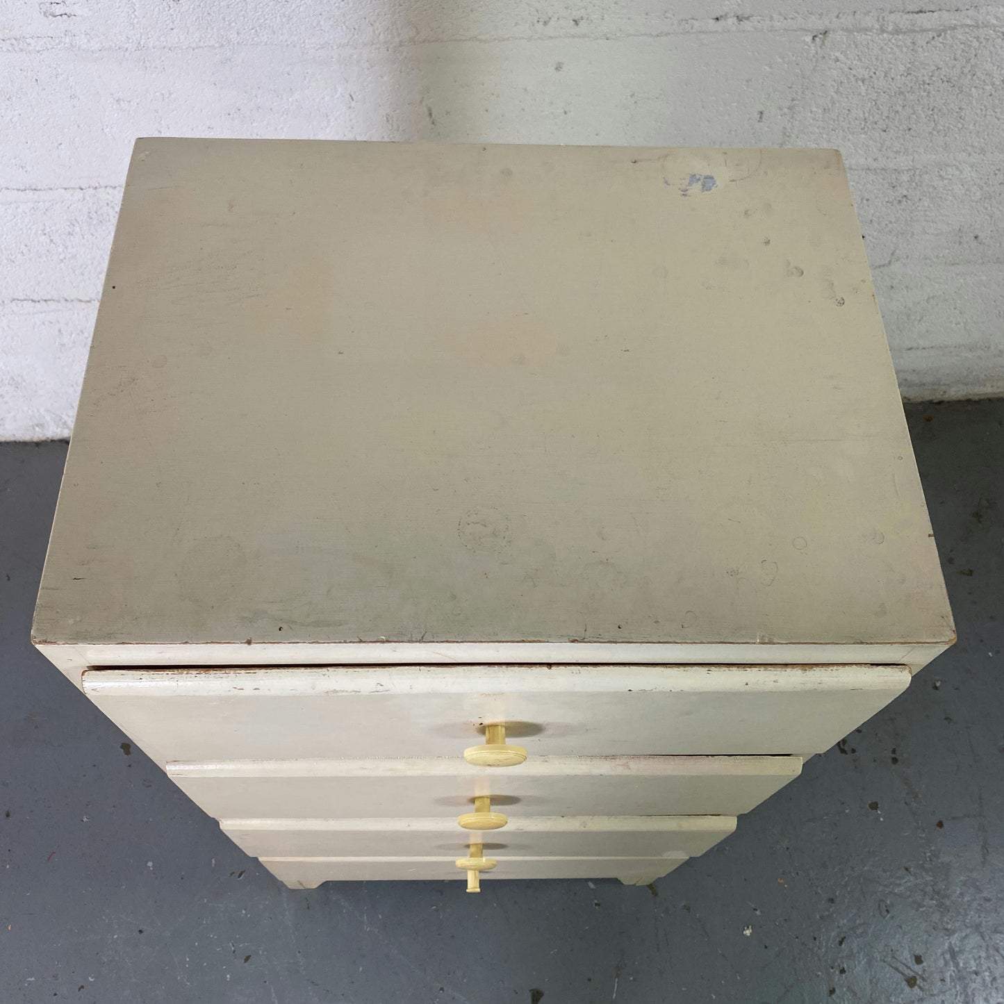 Chiffonnier vintage