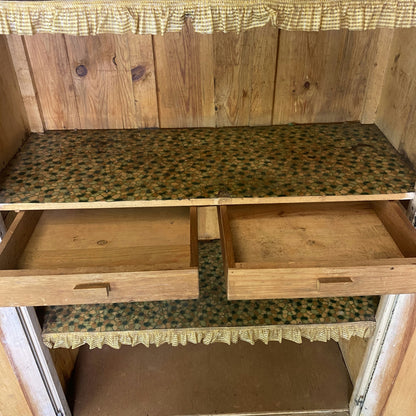 Armoire parisienne patinée