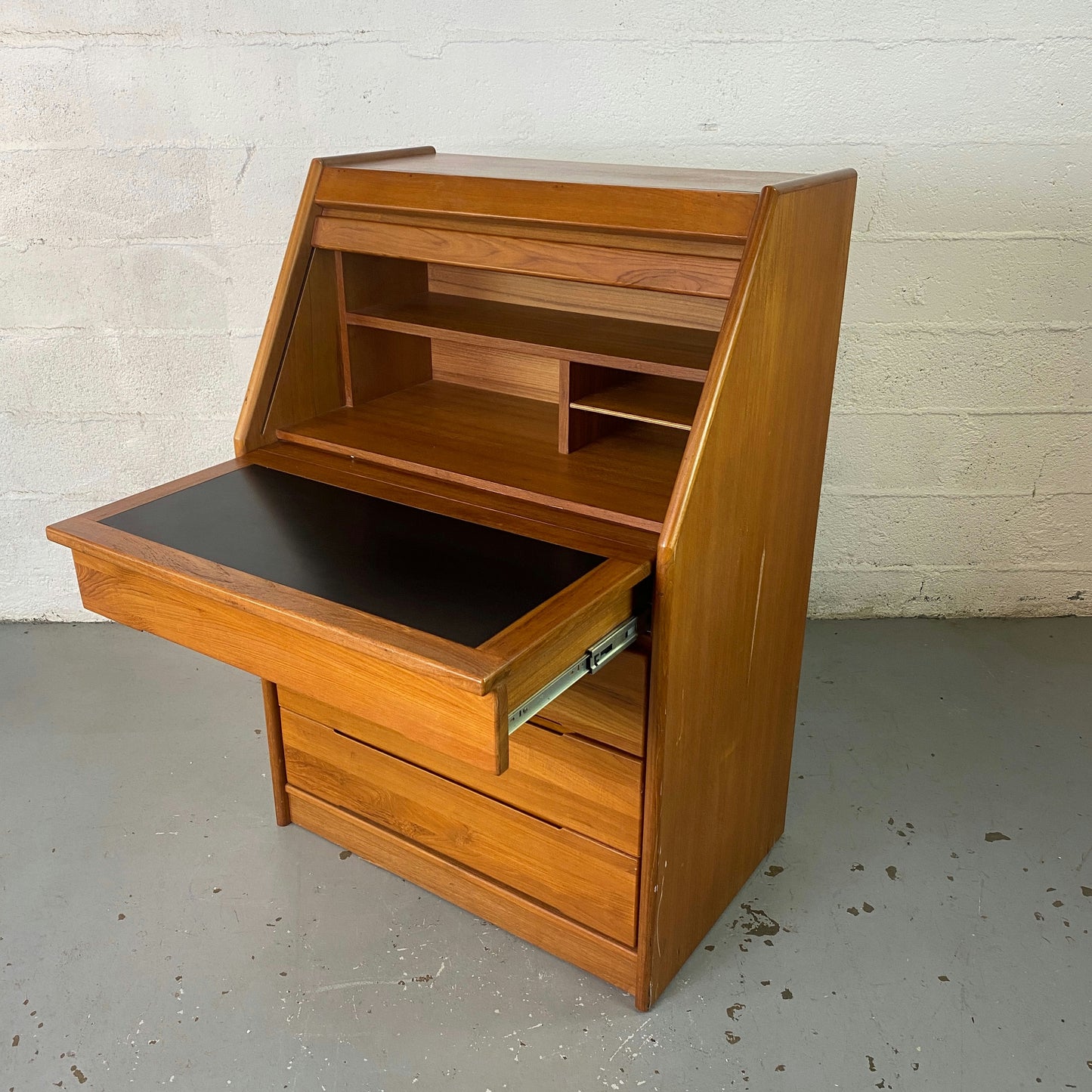 Secrétaire scandinave / coiffeuse